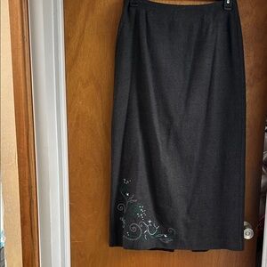 Nine & Co. Gray Maxi Skirt with Embroidery
